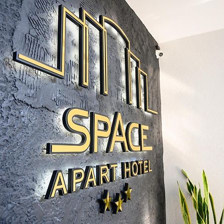 Space Apart Hotel Lutsʼk Exterior foto