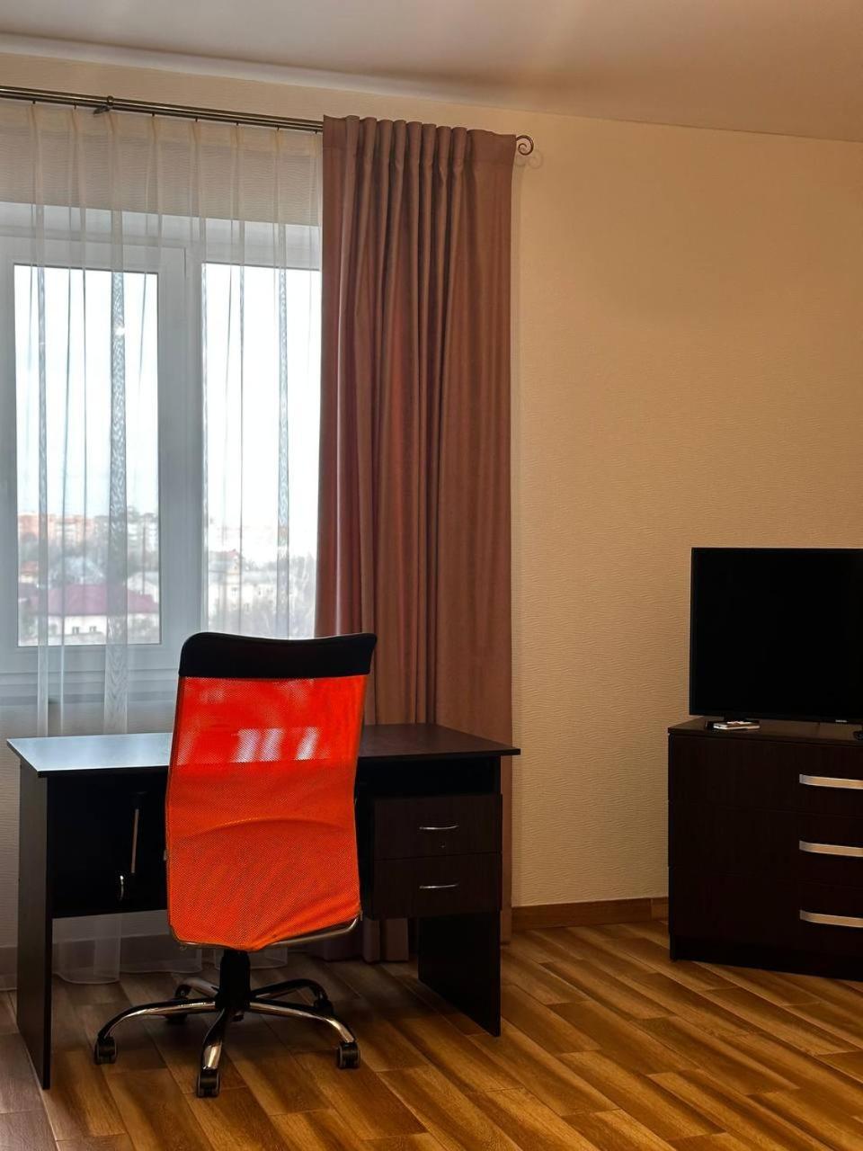 Space Apart Hotel Lutsʼk Quarto foto