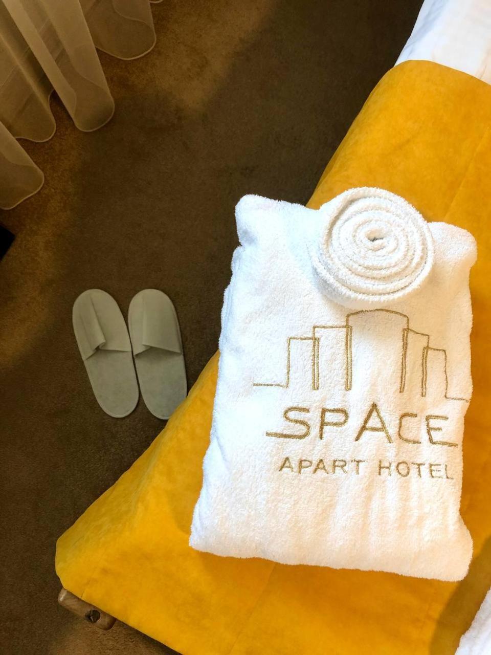 Space Apart Hotel Lutsʼk Exterior foto